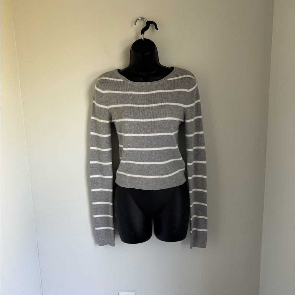 Prince & Fox Gray and White Striped Sweater Size M